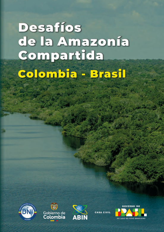 Portada del libro ‘Desafíos de la Amazonía Compartida: Colombia - Brasil’, con una fotografía aérea de la selva amazónica y logos institucionales de Colombia y Brasil